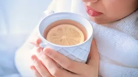 Warm Fluids: Drinking soups and warm water keeps the throat moist.